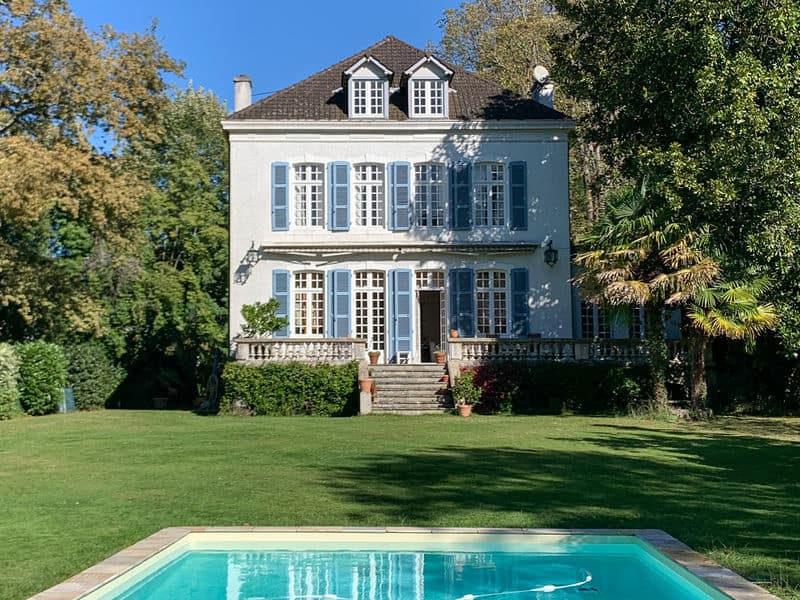 Prestigieuse villa anglaise du 19e à Trespoey avec sa piscine