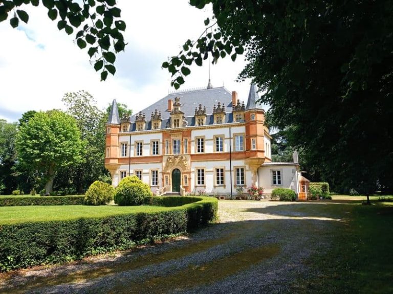 Magnifique façade château du 19e et son parc centenaire