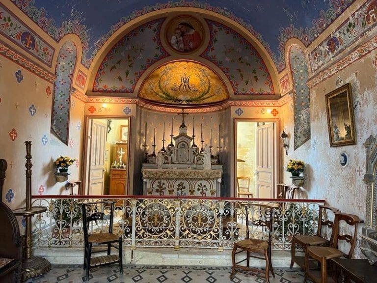 Chapelle du château du 19e dans le Béarn