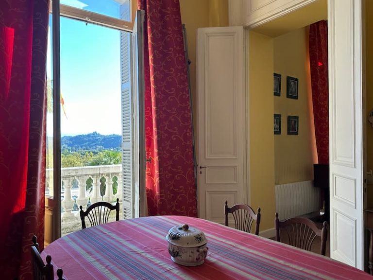 vue sur les Pyrénées d'un appartement de prestige à Pau